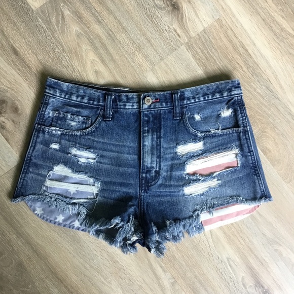 Hollister Pants - Hollister High Rise Shorts✨Size 11 / W 30